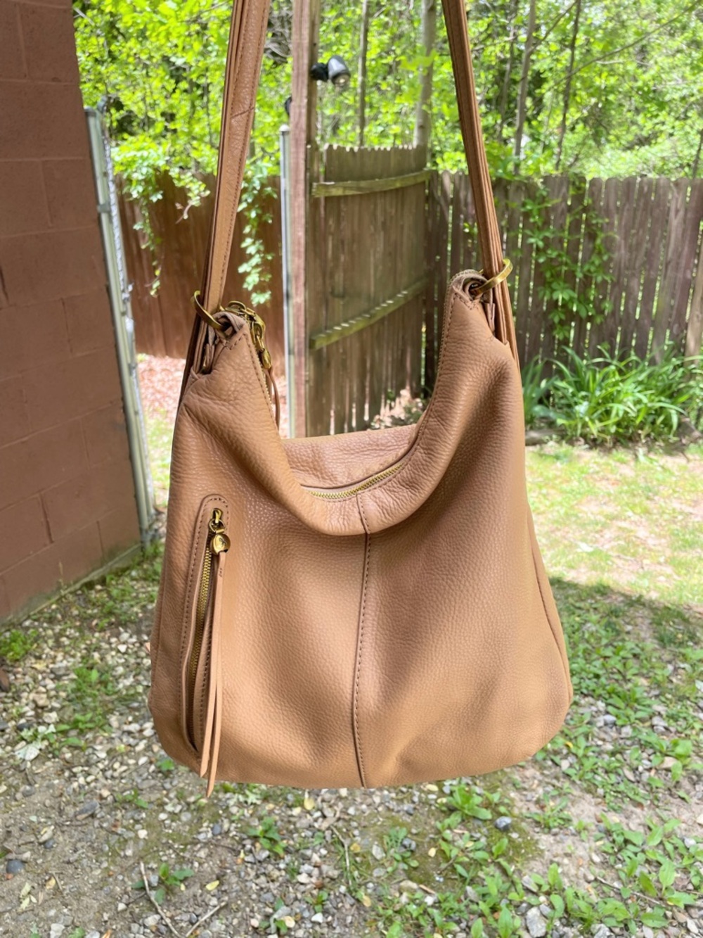 HOBO Merrin Convertible Leather Bucket Backpack to Shoulder Bag - Picture 6 of 14